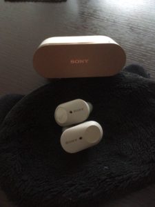 旅行の持ち物 イヤホン